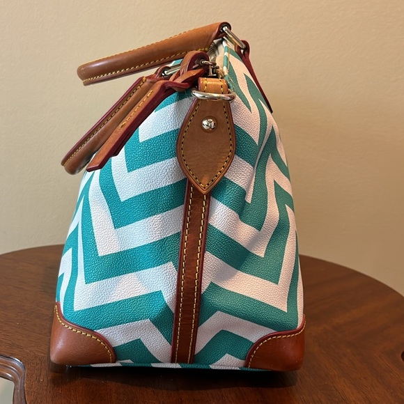 Dooney& Bourke Satchel Shoulder Bag Wavy Lines coated canvas green / Wh   Brown - Picture 5 of 17